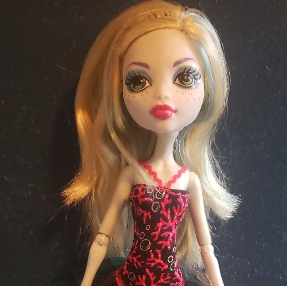 Monster High Dance Class Lagoona Blue - Picture 4 of 4